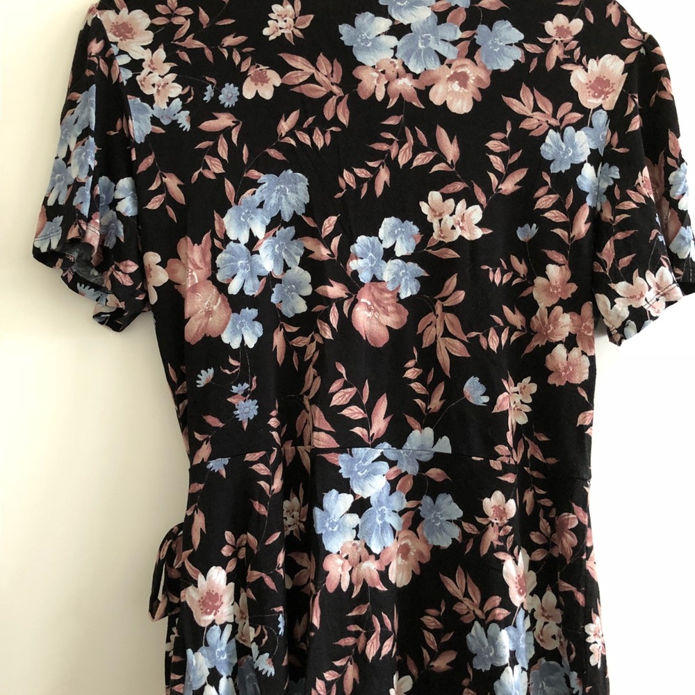 American Eagle soft and sexy V neck top